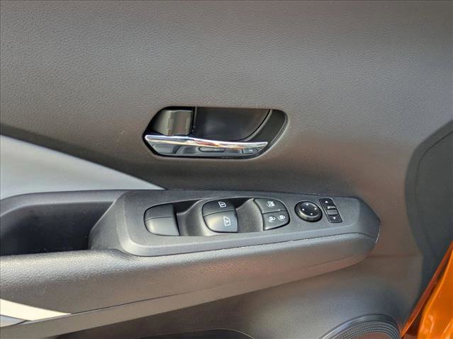 Used 2023 Nissan Kicks SR w/ SR Premium Package FWD image 11