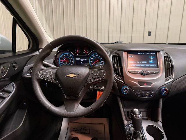 Used 2018 Chevrolet Cruze LT image 24