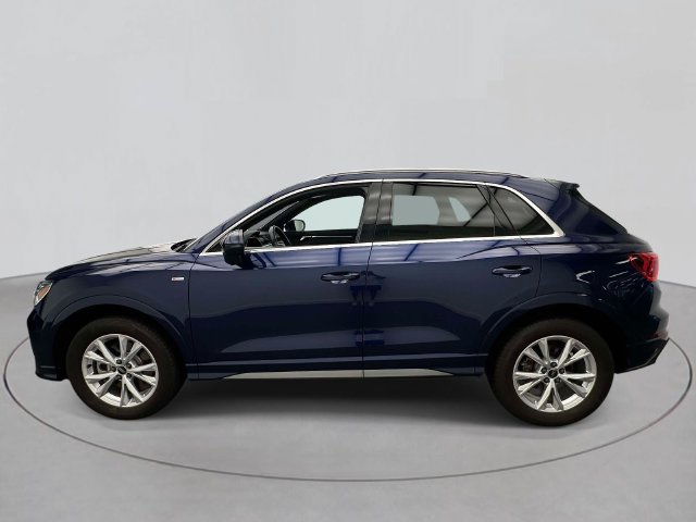 Used 2023 Audi Q3 2.0T Premium Plus w/ Premium Plus Package AWD/4WD image 2