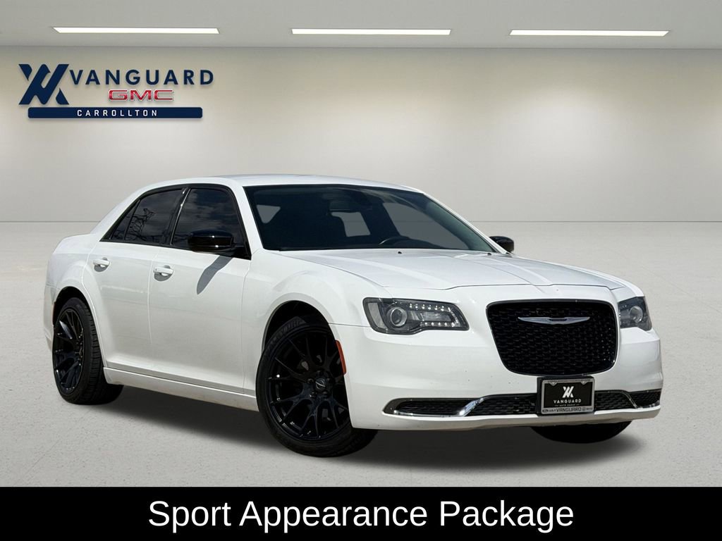 Used 2019 Chrysler 300 Touring w/ Sport Appearance Package RWD image 2