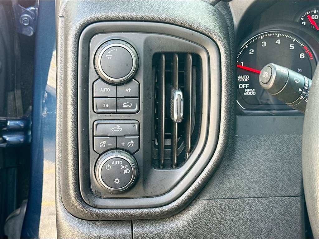 Used 2022 Chevrolet Silverado 1500 Custom image 11