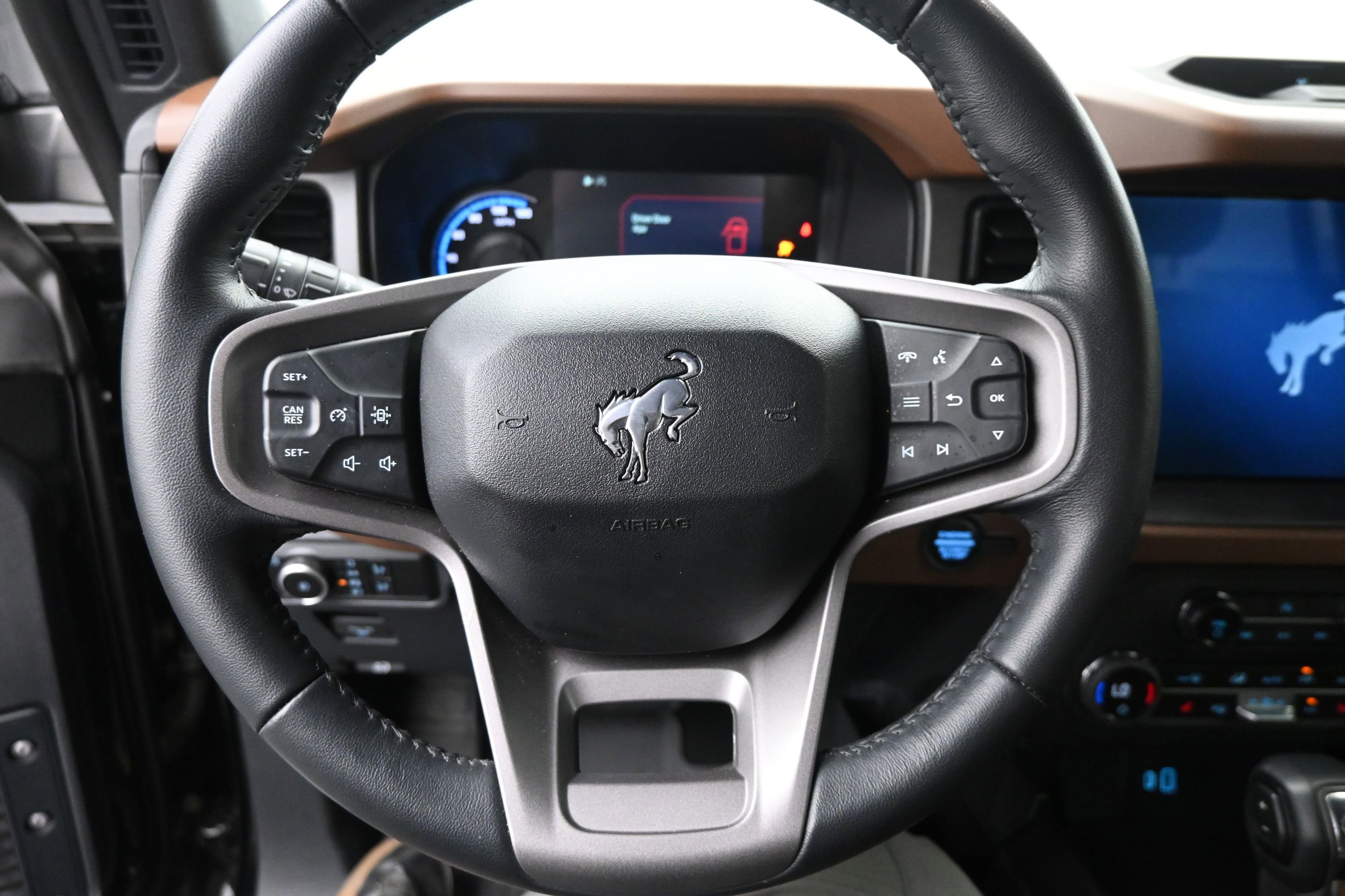 Used 2024 Ford Bronco Outer Banks w/ Sasquatch Package AWD/4WD image 13