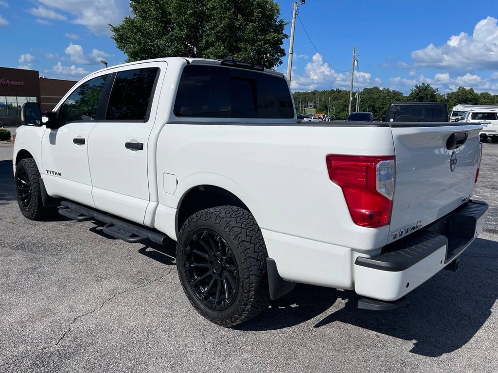 Used 2024 Nissan Titan SV w/ SV Convenience Package AWD/4WD image 5