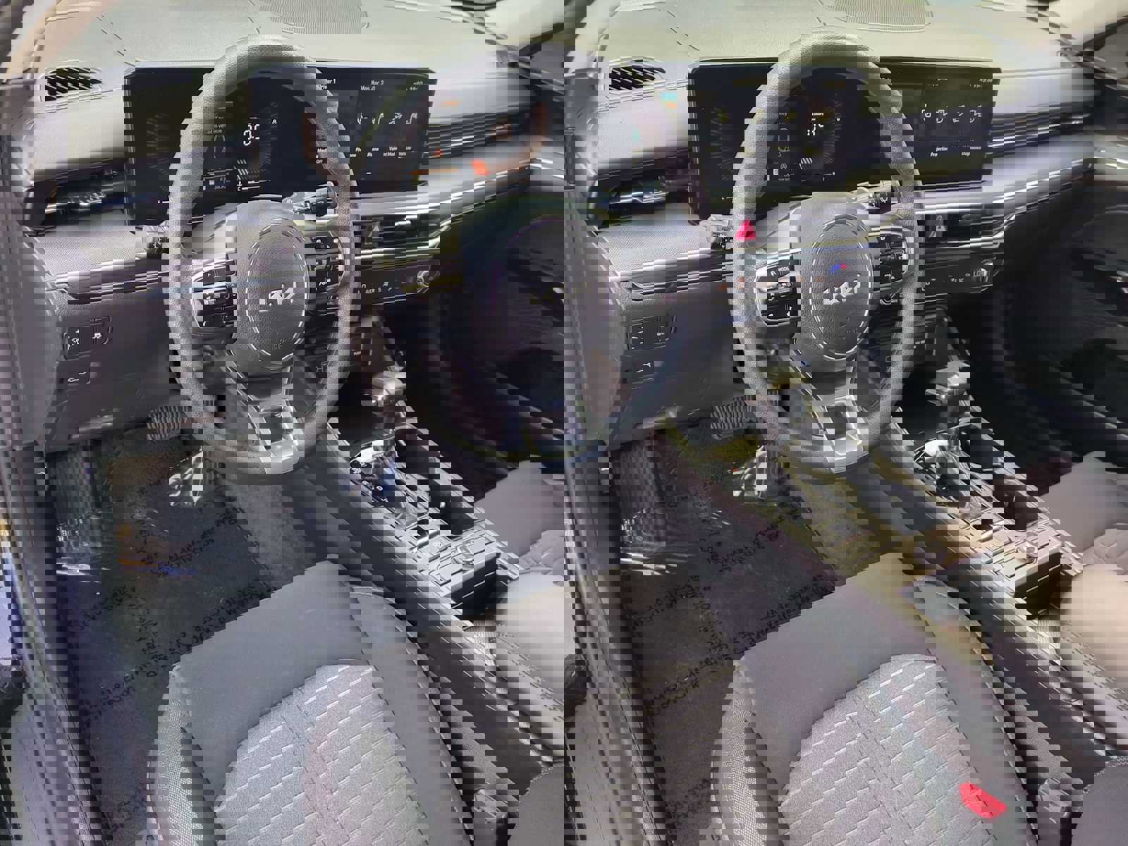 Used 2025 Kia K5 LXS FWD image 12