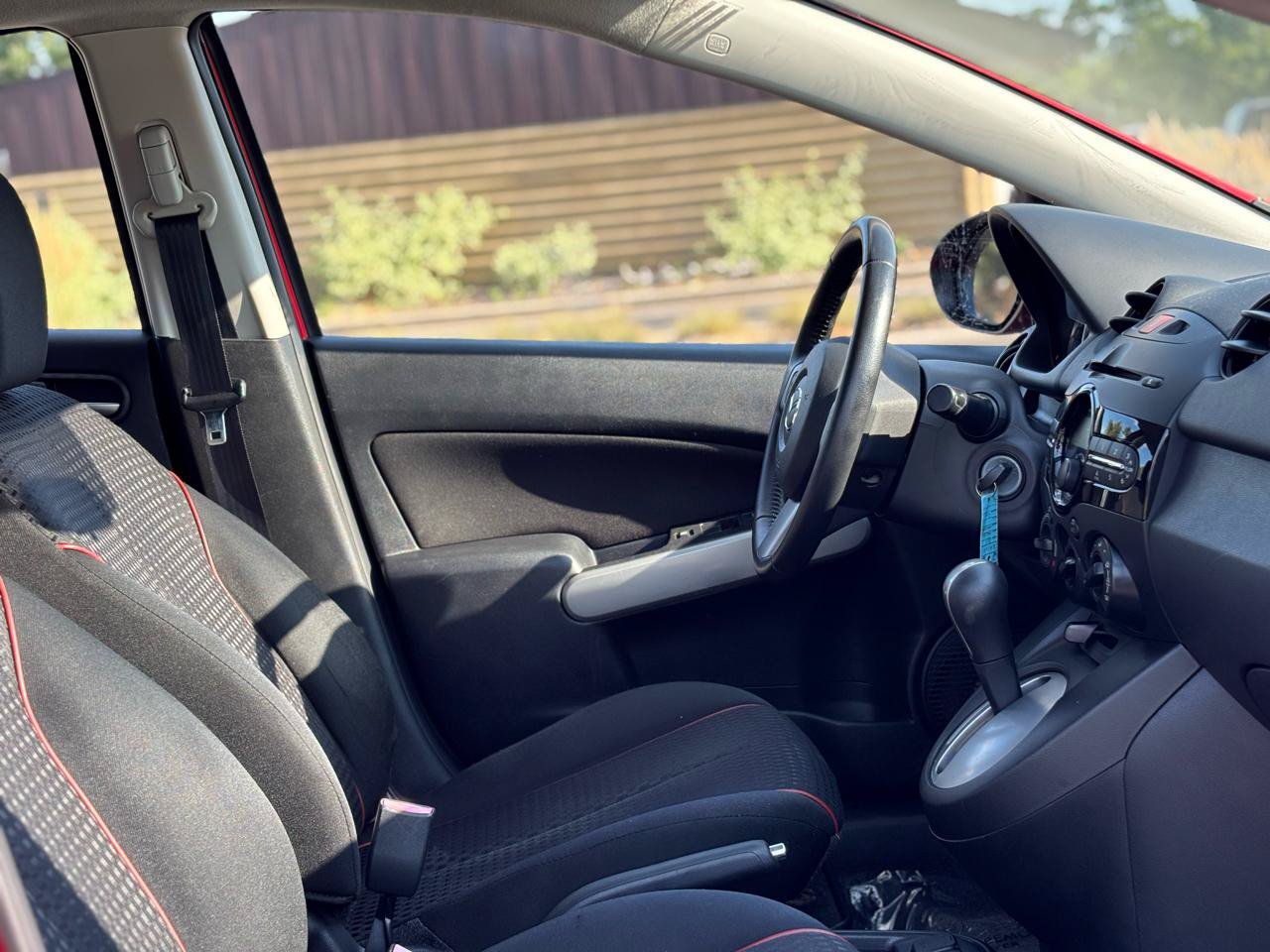 Used 2013 MAZDA MAZDA2 Touring FWD image 38