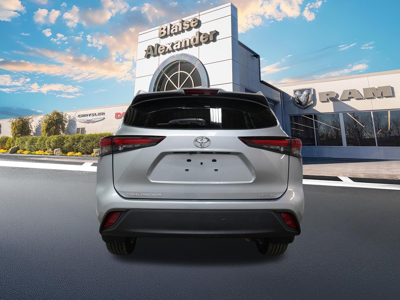 Used 2024 Toyota Highlander LE image 10