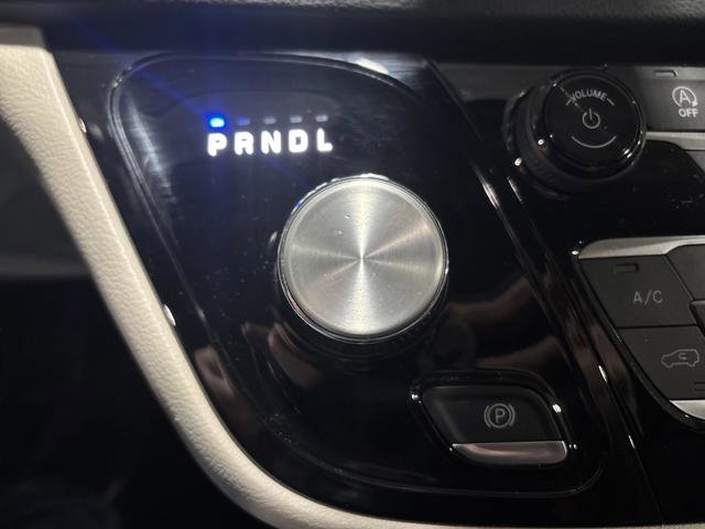 Used 2020 Chrysler Pacifica Touring-L image 22