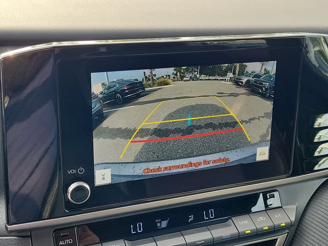 Used 2025 Toyota Camry SE FWD image 24