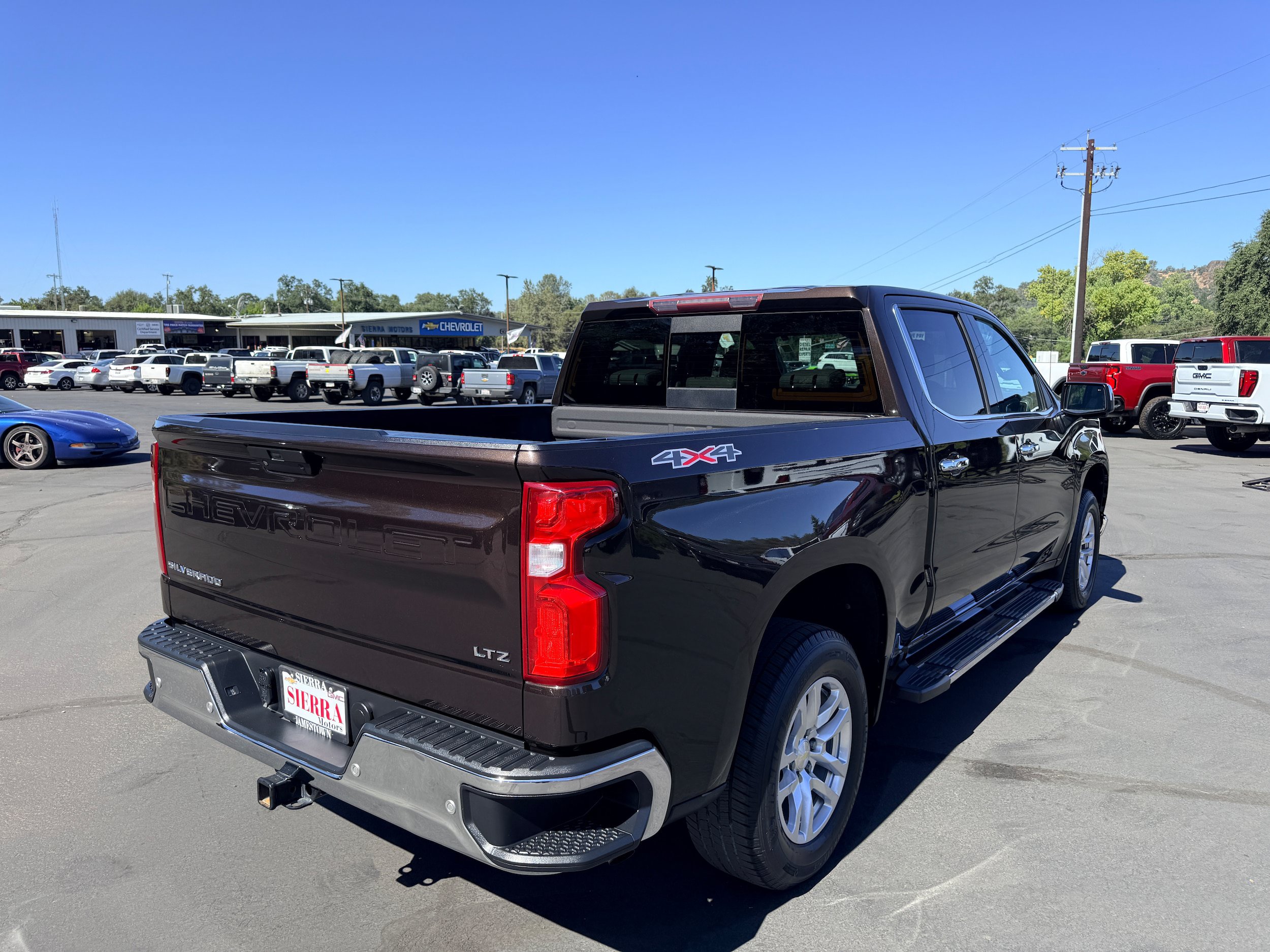 Used 2020 Chevrolet Silverado 1500 LTZ w/ LTZ Plus Package AWD/4WD image 6