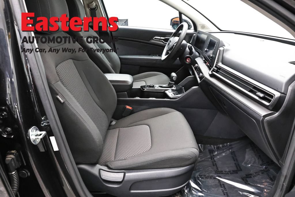 Used 2024 Kia Sportage LX FWD image 23
