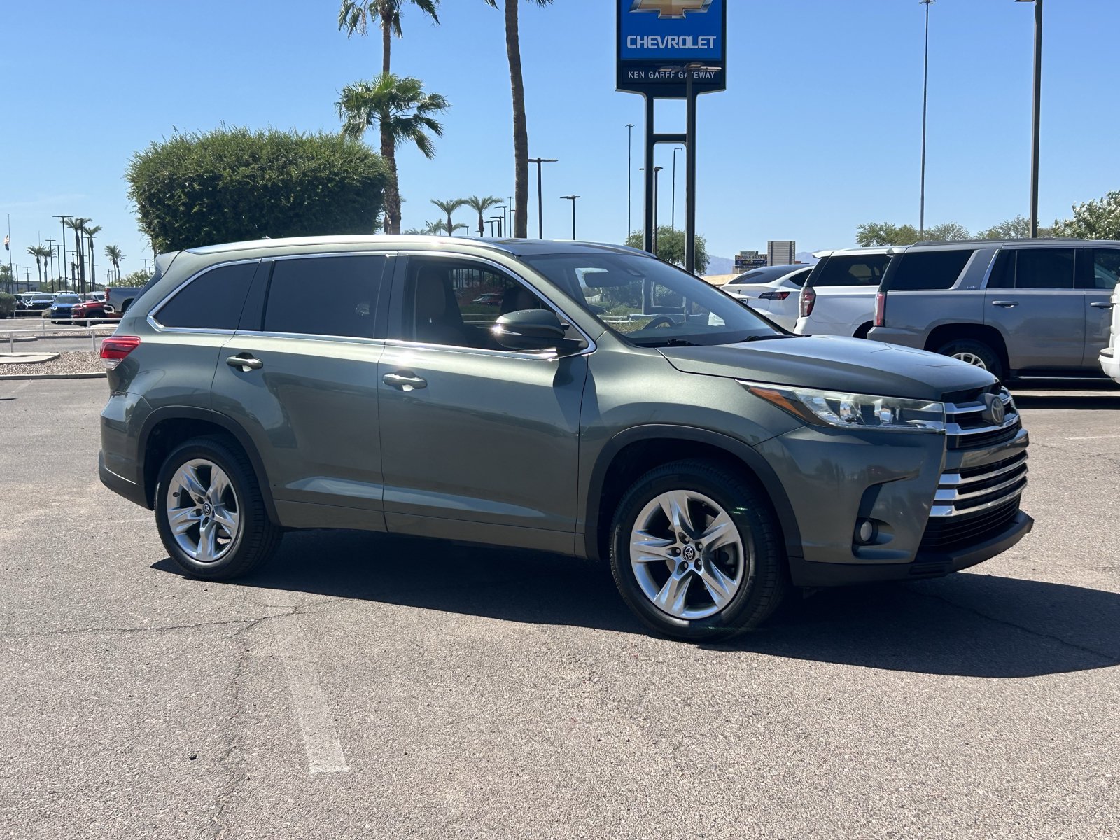 Used 2017 Toyota Highlander Limited FWD image 7