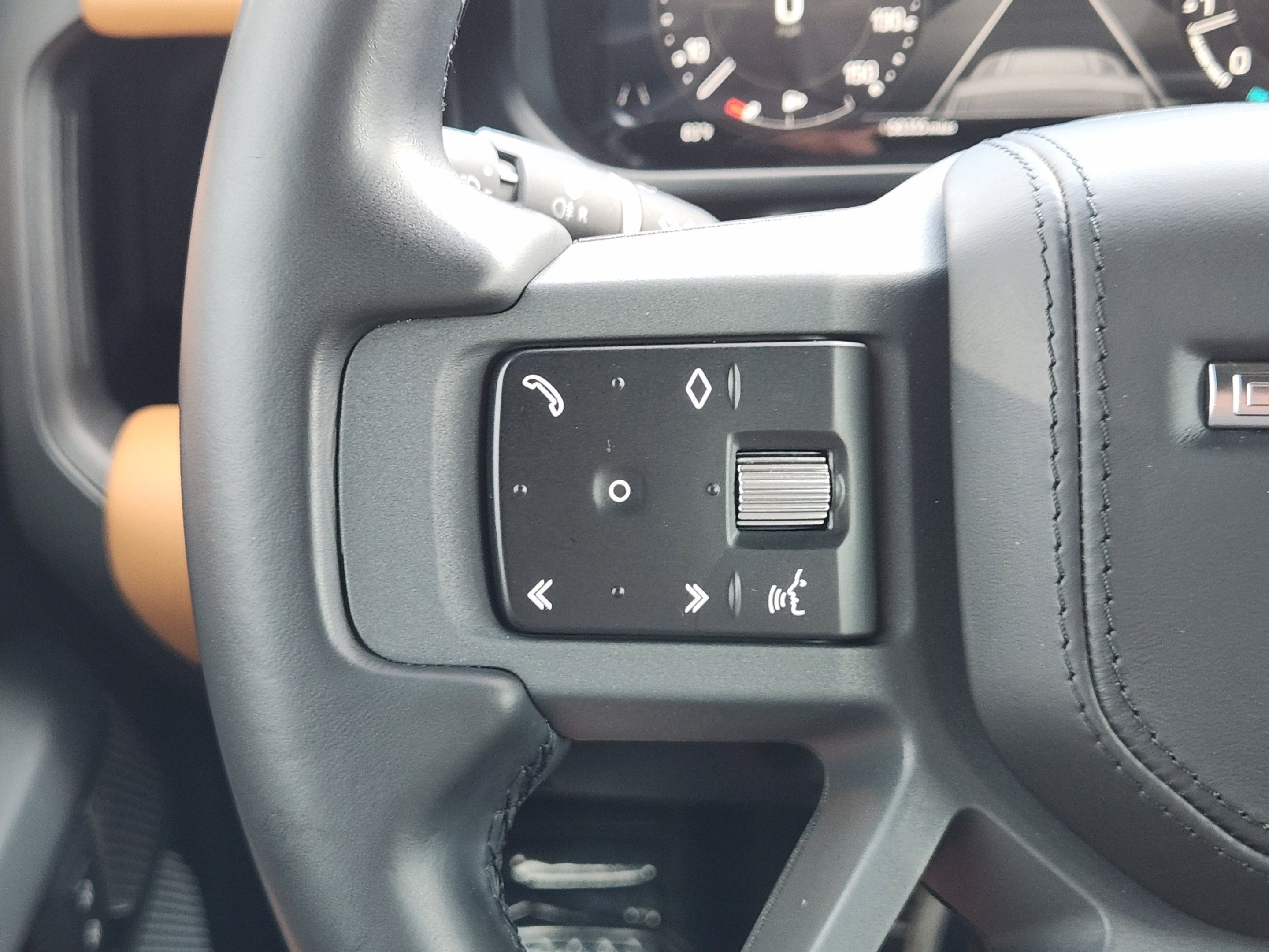 Certified 2023 Land Rover Defender 130 X AWD/4WD image 28