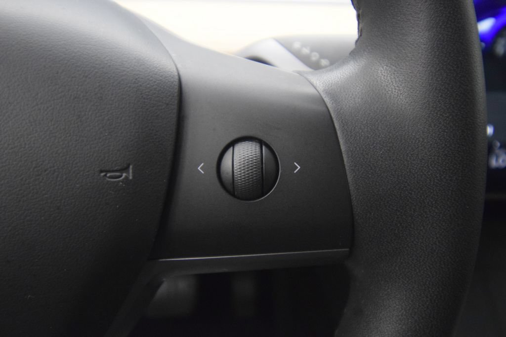Used 2020 Tesla Model Y Long Range AWD/4WD image 32