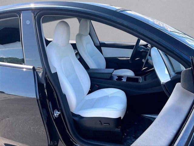 Used 2022 Tesla Model Y Long Range AWD/4WD image 9