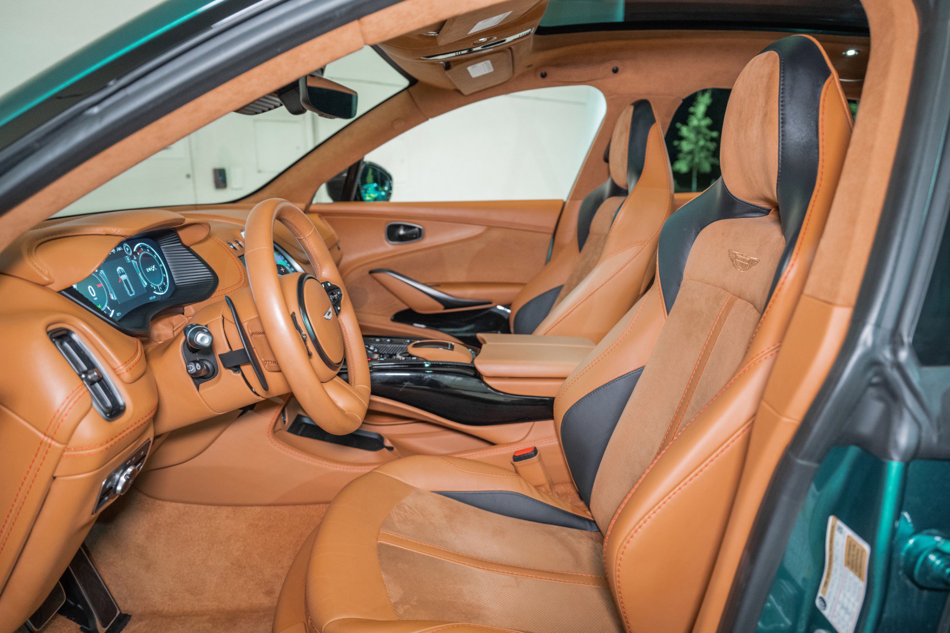 Used 2023 Aston Martin DBX 707 image 12