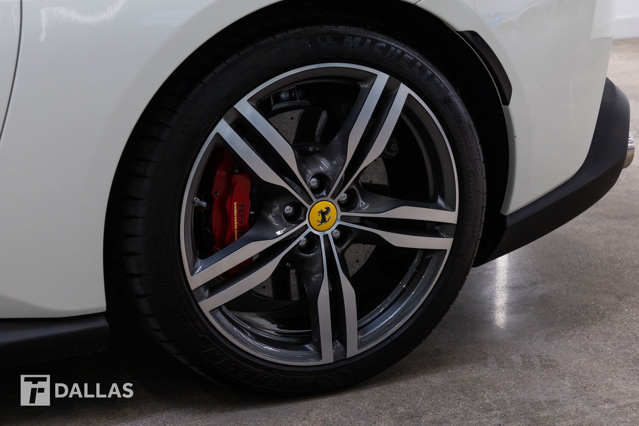 Used 2020 Ferrari Portofino RWD image 5