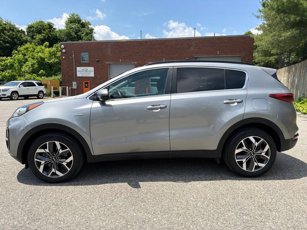 Certified 2022 Kia Sportage EX AWD/4WD image 2