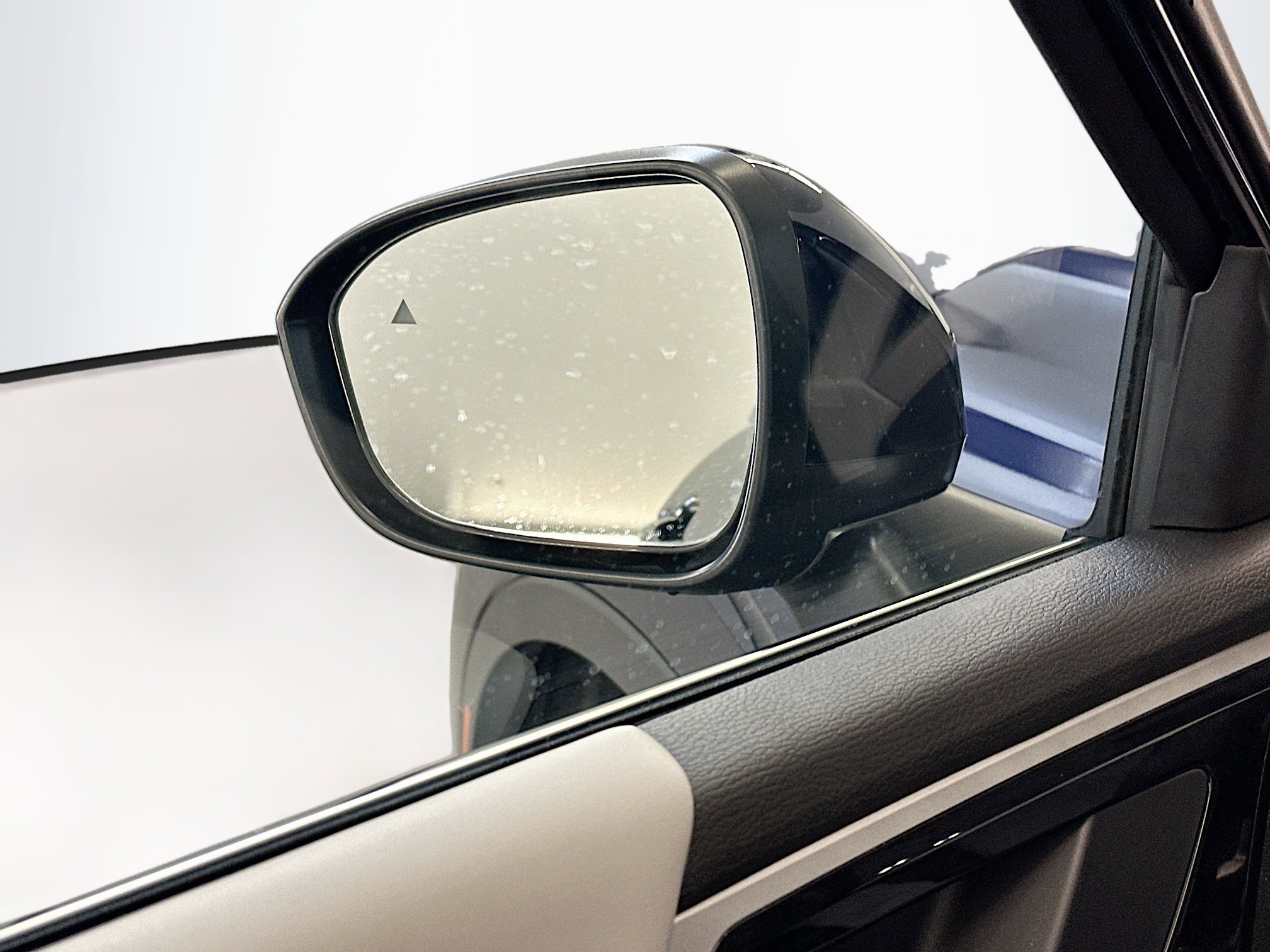 Used 2025 Mitsubishi Outlander SE image 16