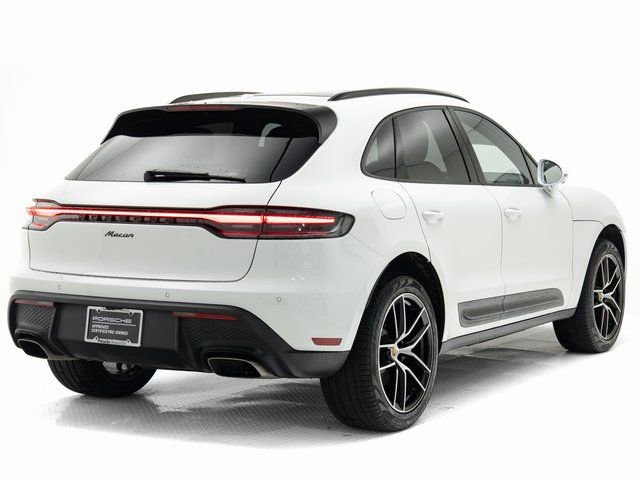 Certified 2025 Porsche Macan image 35