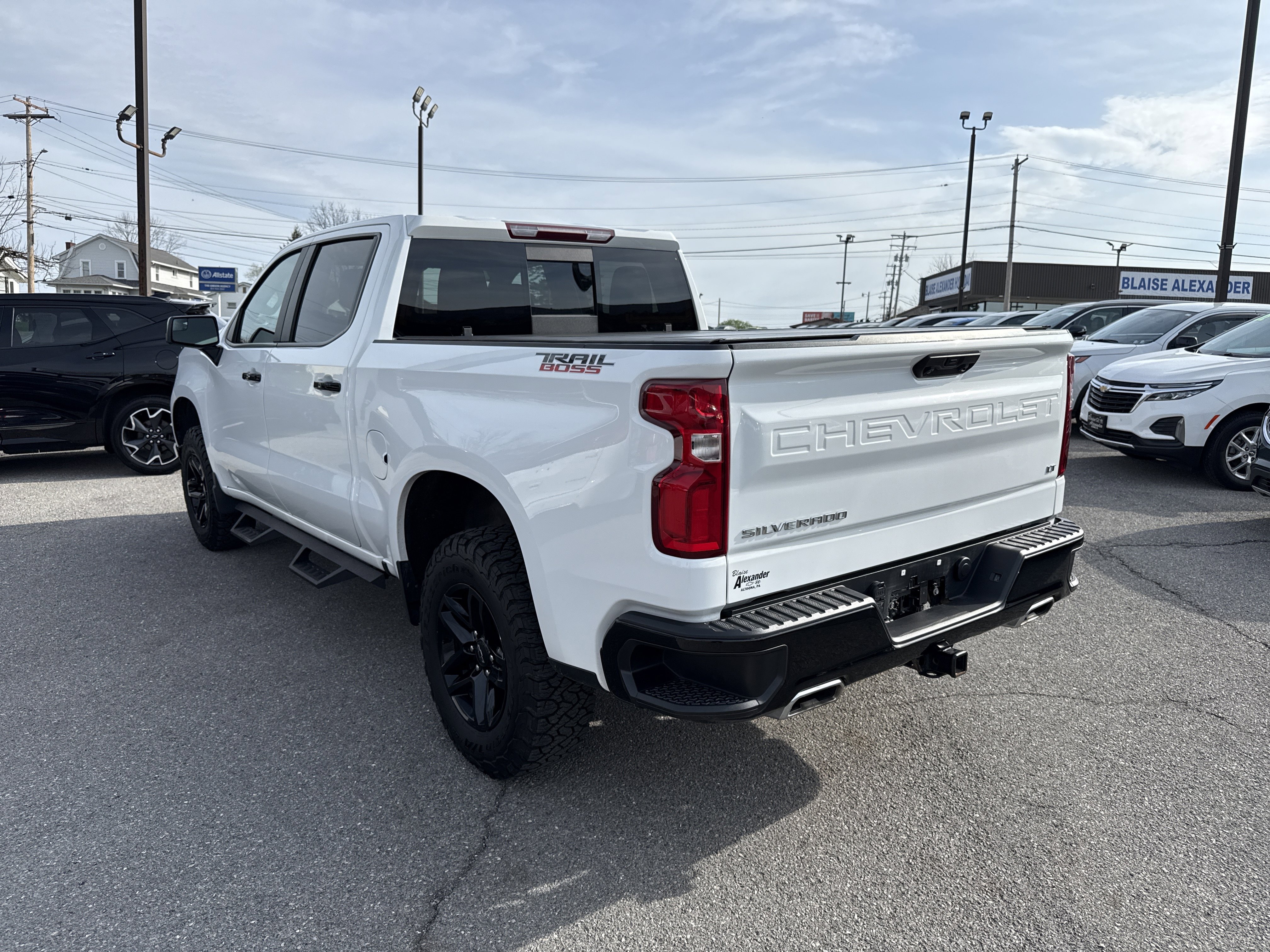 Used 2023 Chevrolet Silverado 1500 LT Trail Boss w/ Convenience Package II image 7