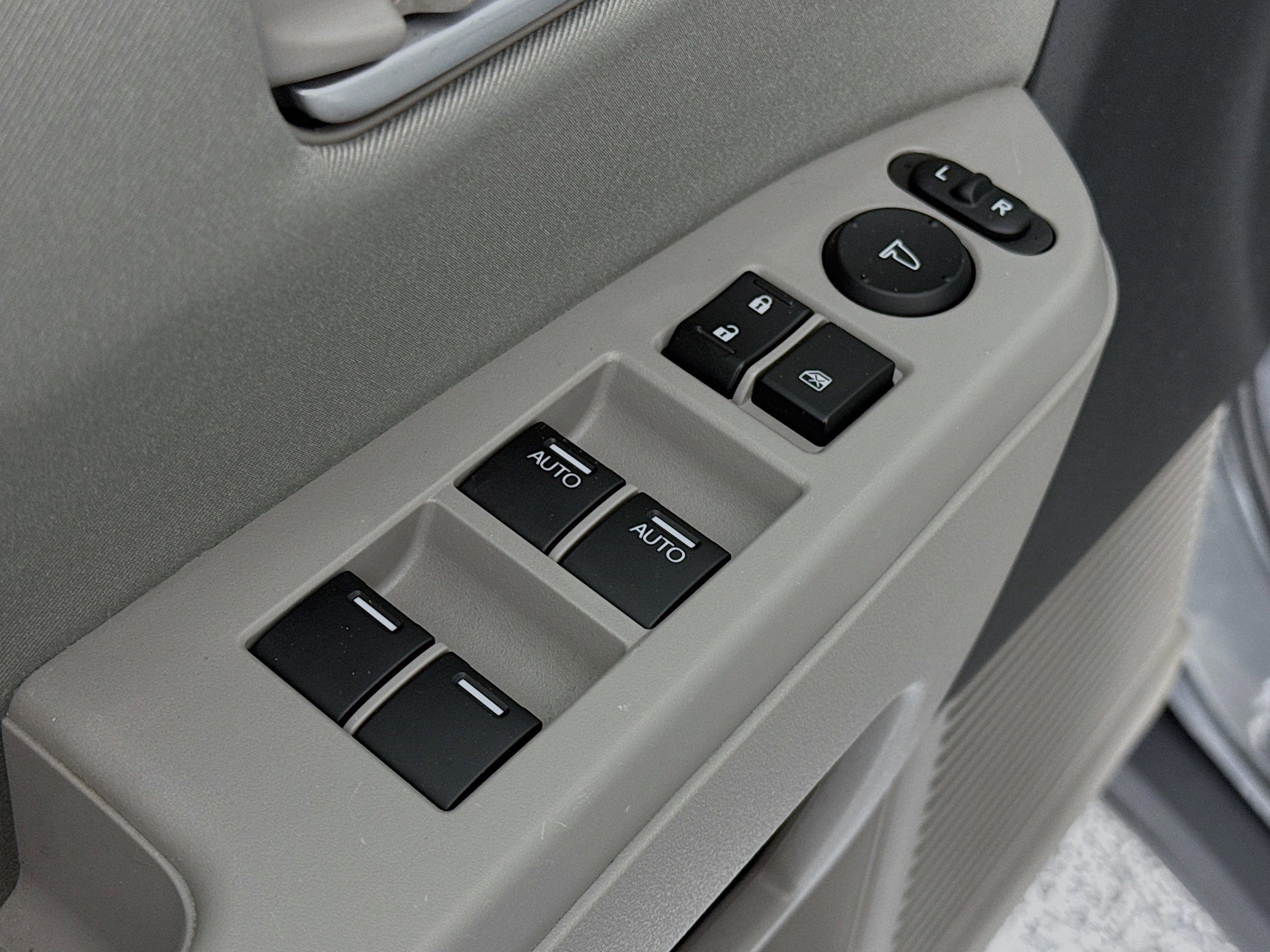 Used 2012 Honda Pilot LX image 16