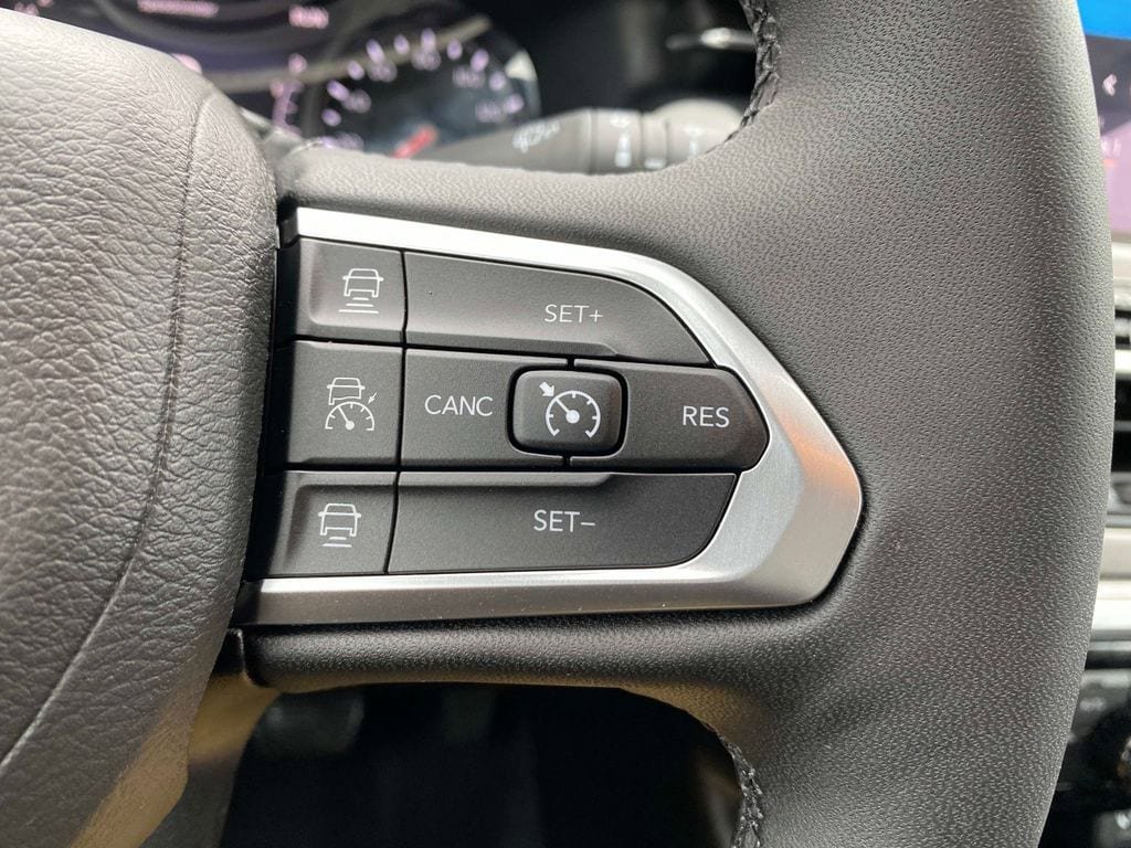 Used 2025 Jeep Compass Limited AWD/4WD image 21