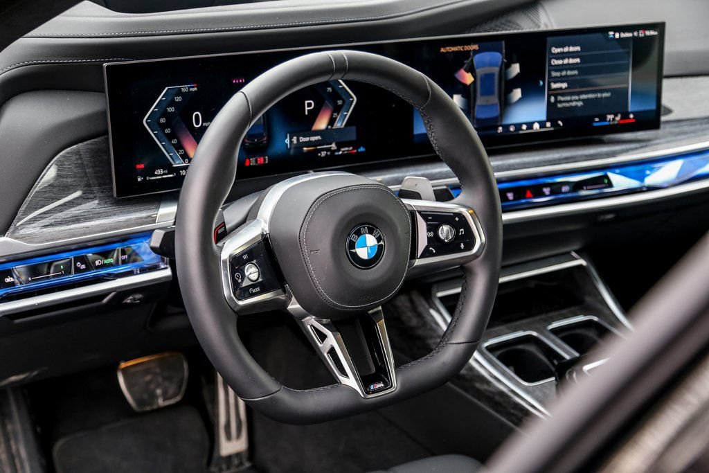Used 2025 BMW 760i xDrive w/ Executive Package AWD/4WD image 11