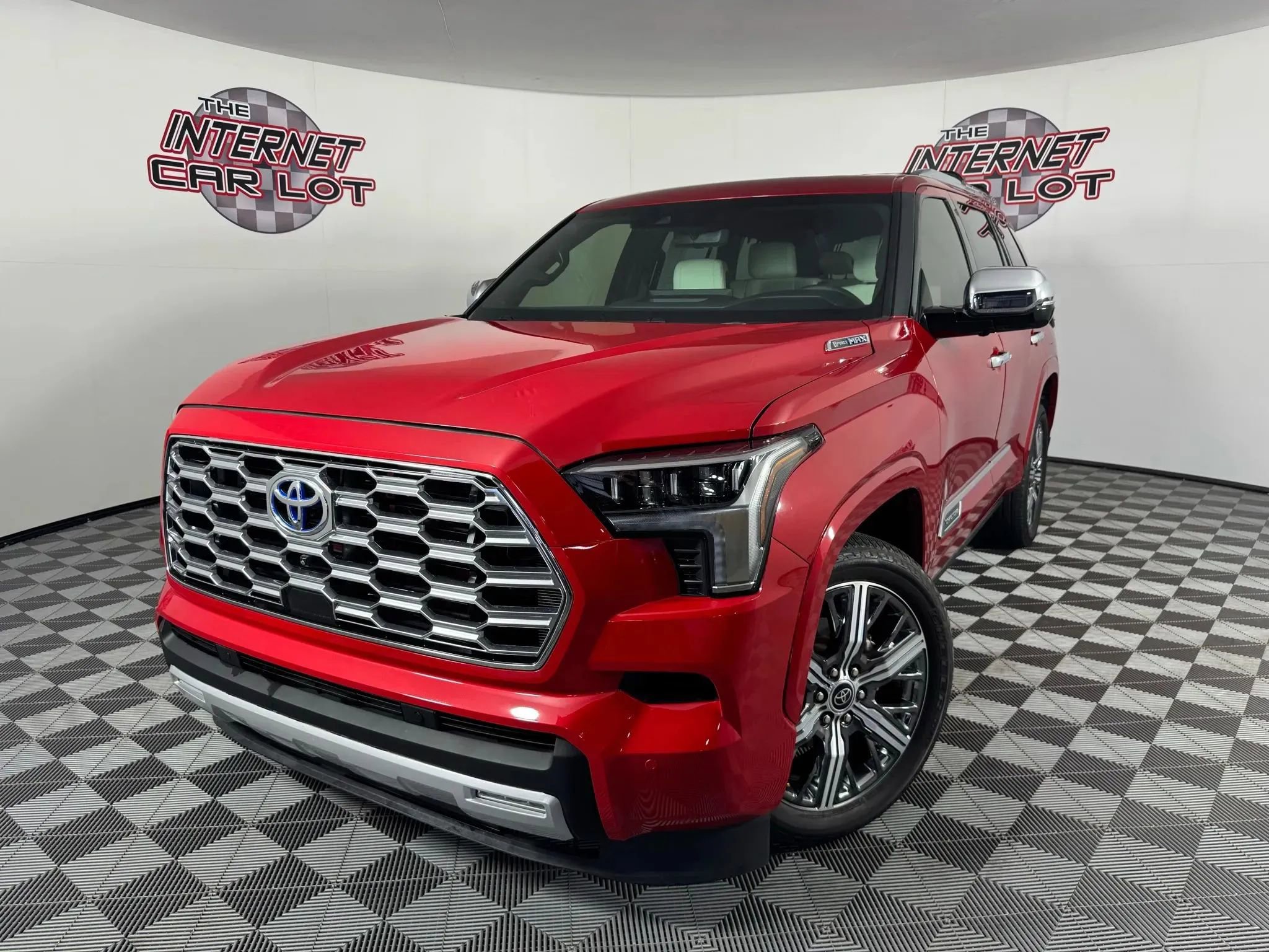 Used 2023 Toyota Sequoia Capstone image 1