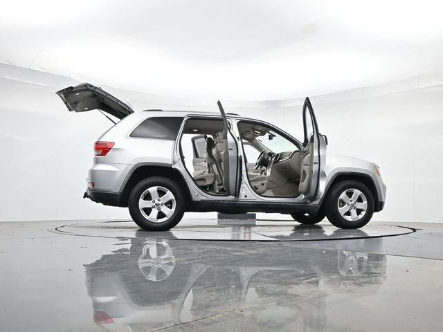 Used 2011 Jeep Grand Cherokee Laredo RWD image 52