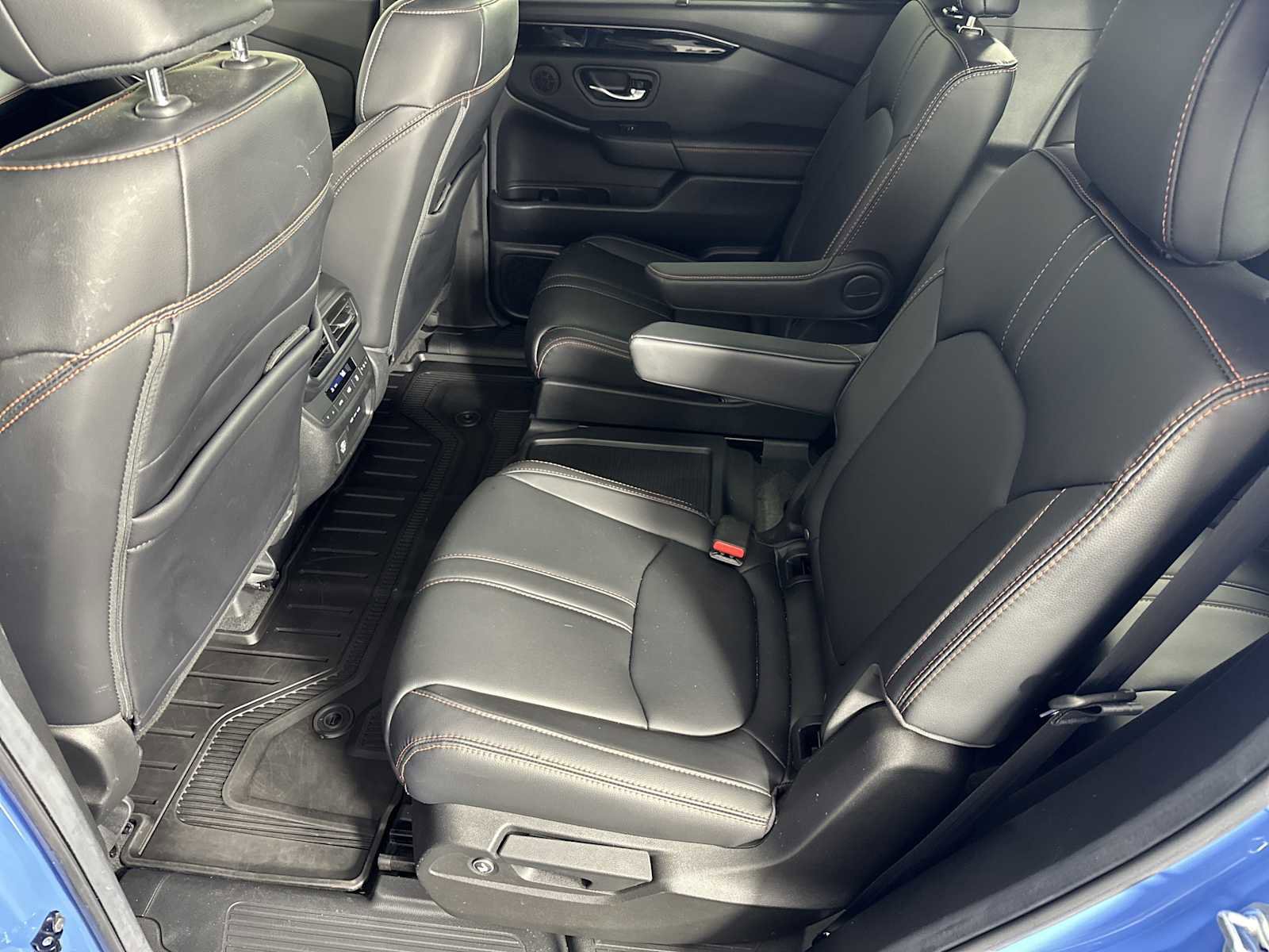 Used 2025 Honda Pilot TrailSport image 23