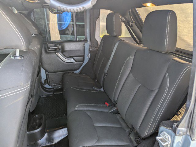Used 2015 Jeep Wrangler Unlimited Sahara AWD/4WD image 18