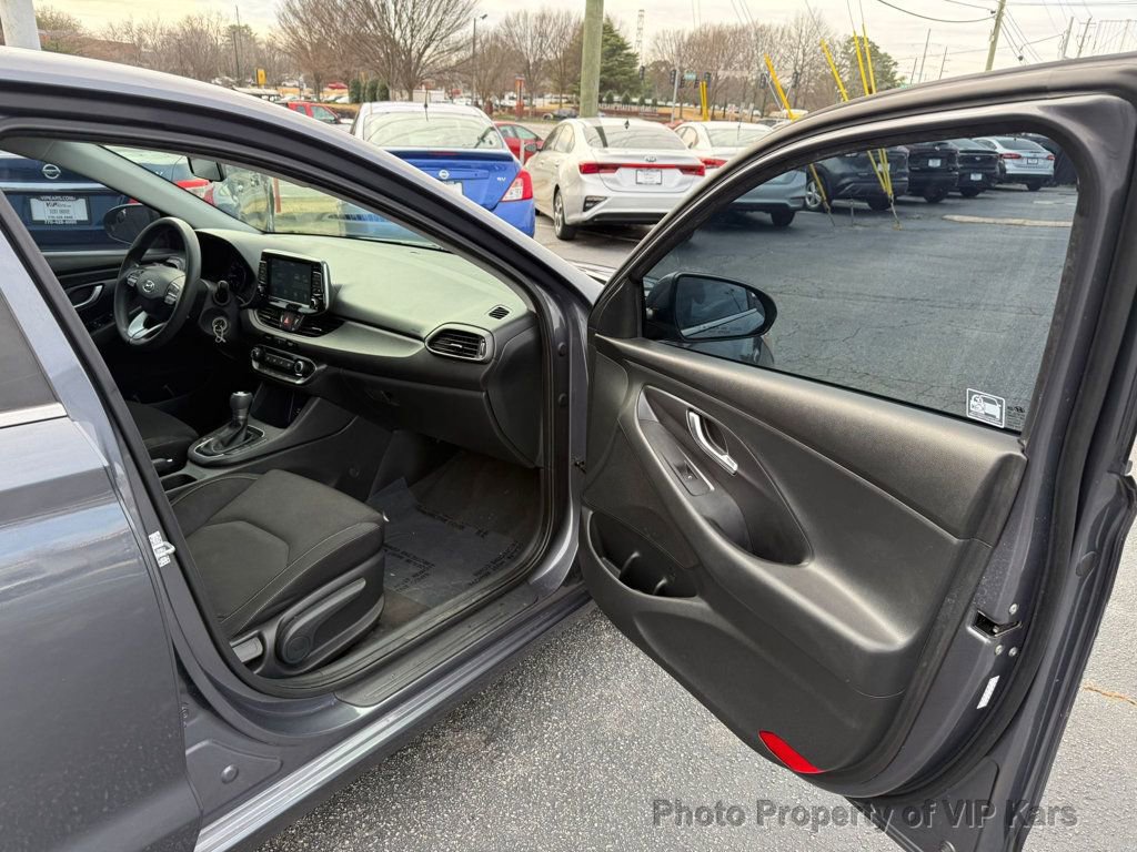 Used 2018 Hyundai Elantra GT FWD image 10