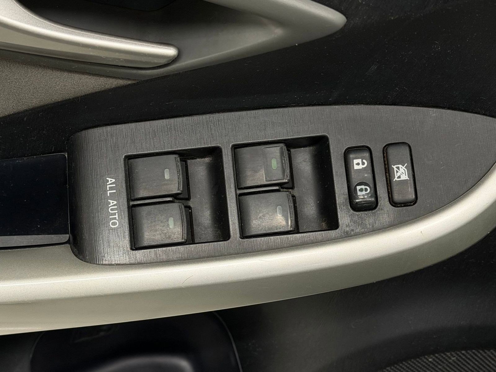 Used 2013 Toyota Prius Two image 17