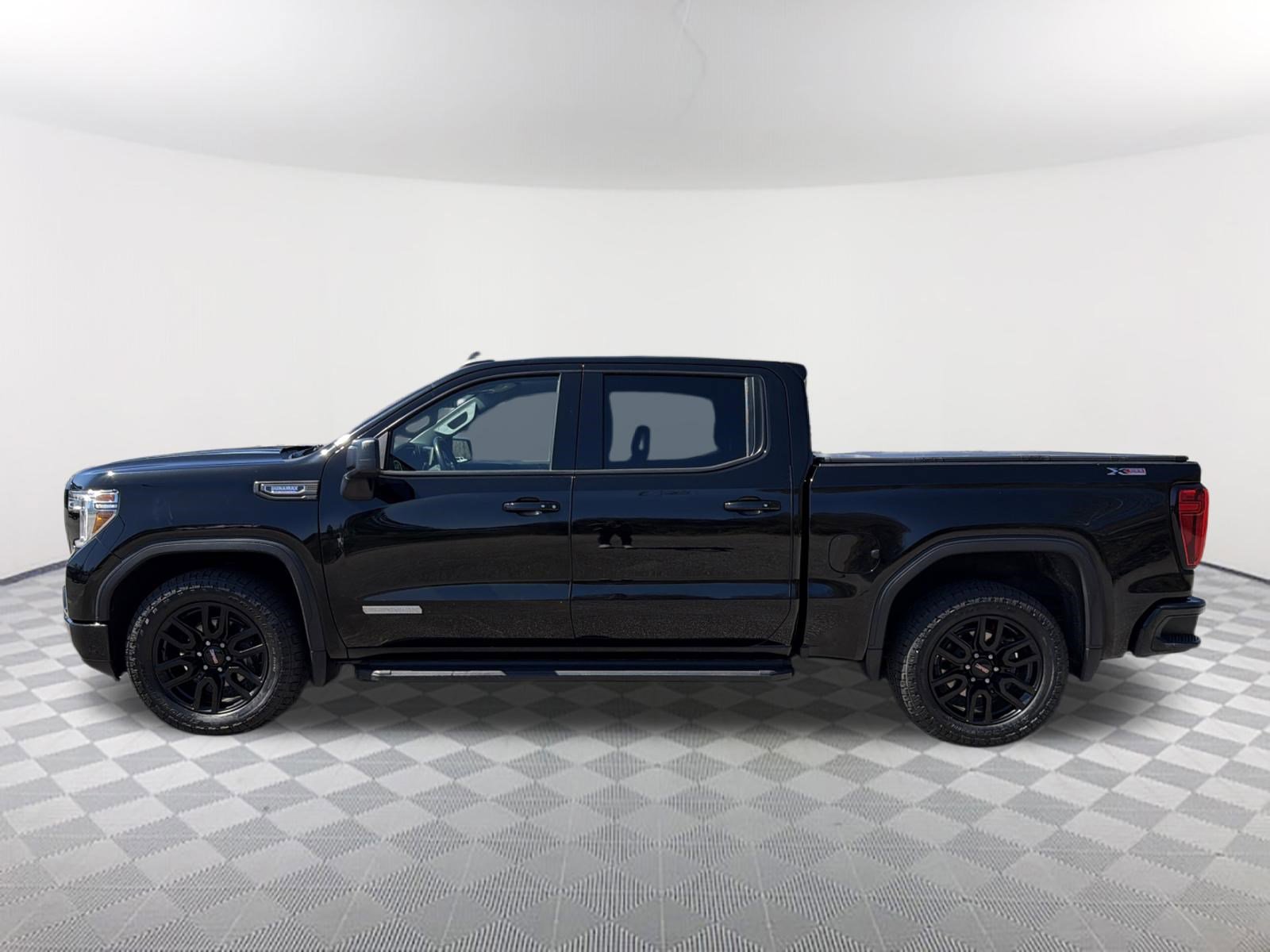 Used 2021 GMC Sierra 1500 Elevation w/ Preferred Package image 9