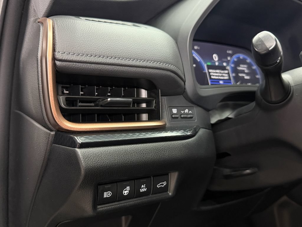 Used 2024 Toyota Grand Highlander AWD Hybrid image 19