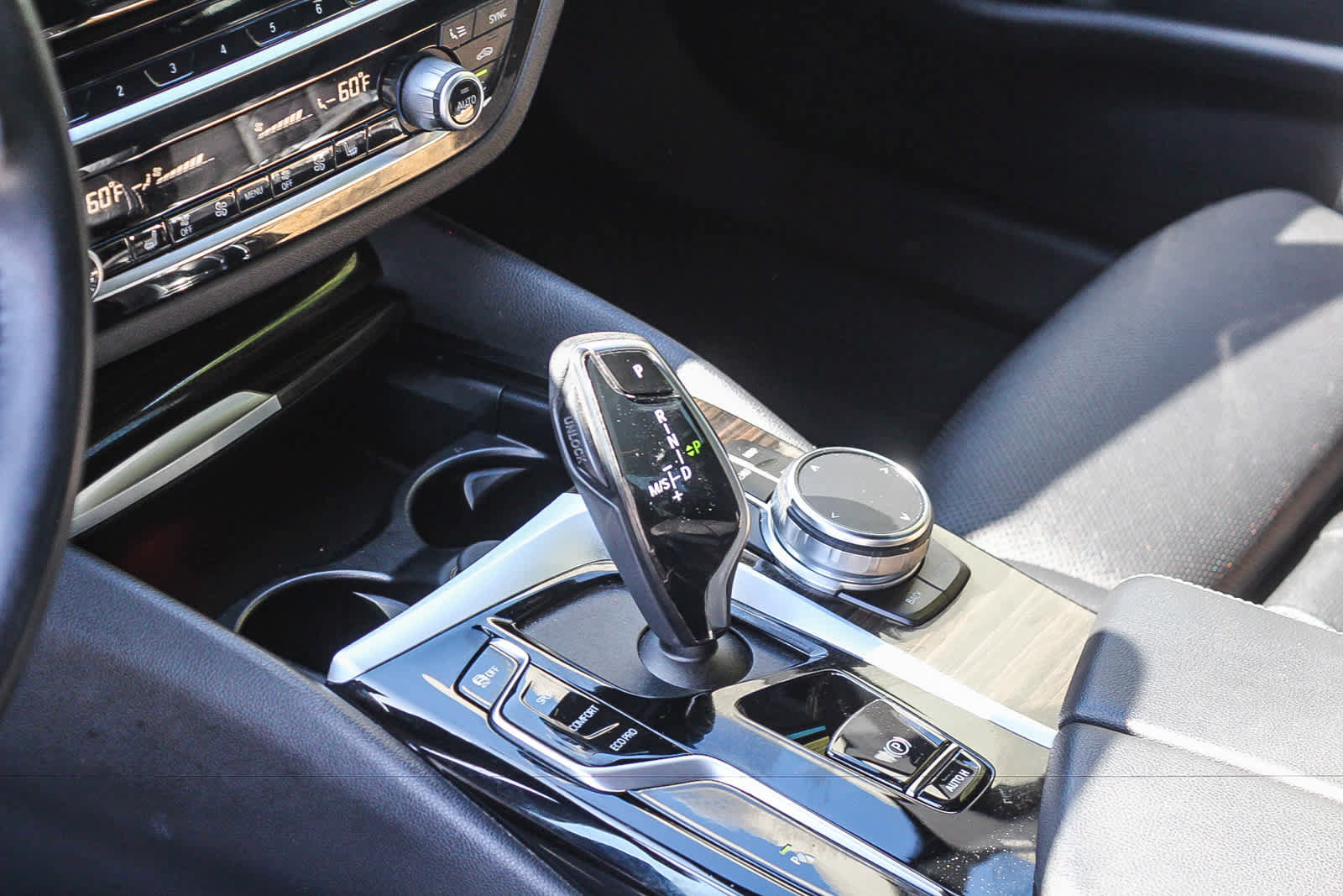Used 2023 BMW 530i w/ Premium Package RWD image 18