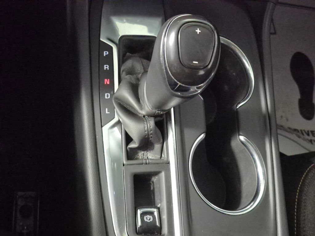 Used 2019 Chevrolet Equinox LT FWD image 17