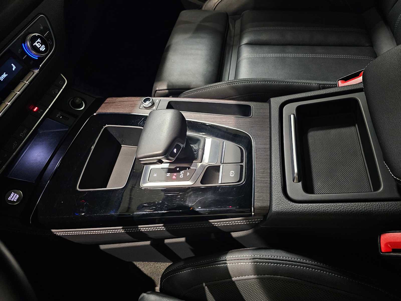 Used 2022 Audi Q5 e Premium Plus w/ Premium Plus Package image 29