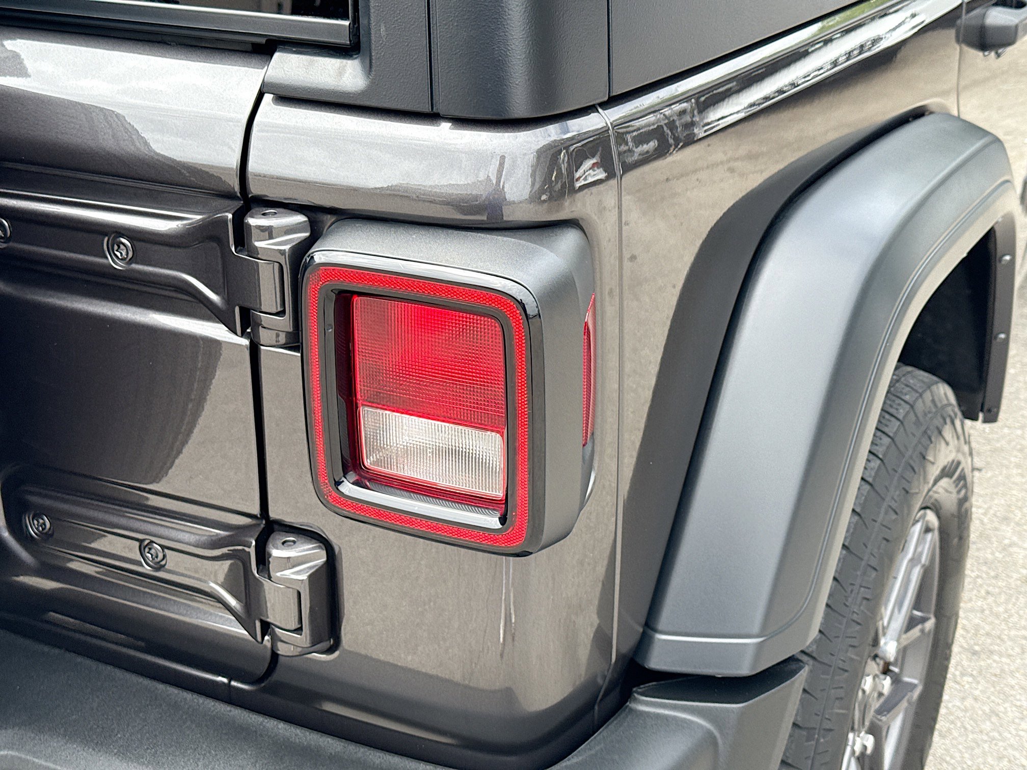 Used 2024 Jeep Wrangler Sport S image 27