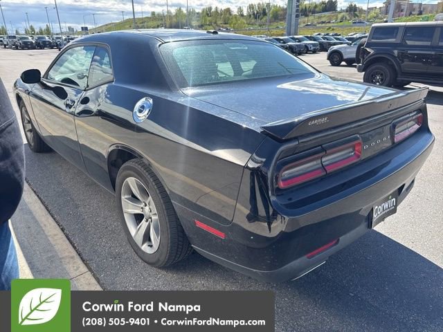 Used 2019 Dodge Challenger SXT image 3