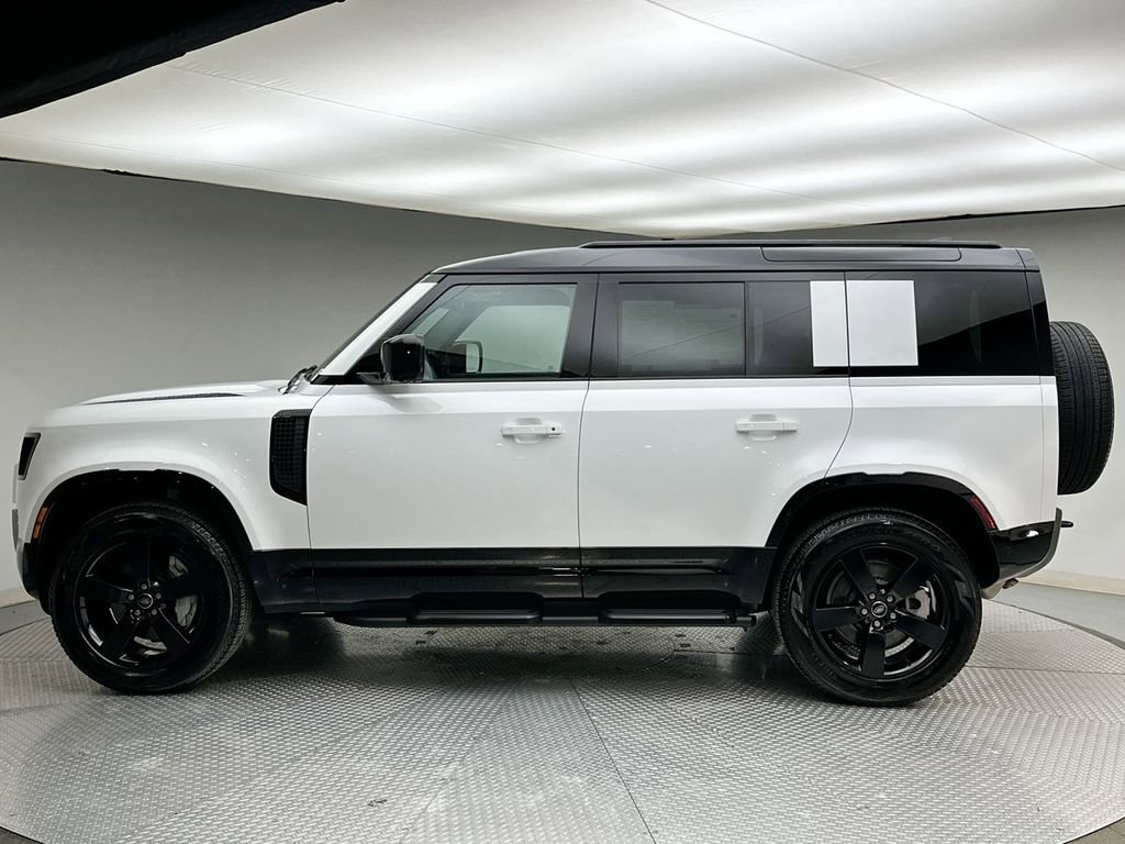 Certified 2025 Land Rover Defender 110 X-Dynamic SE image 10
