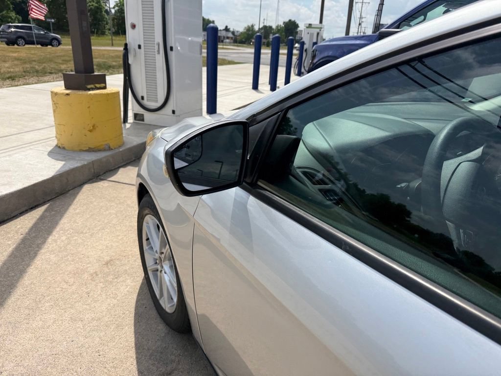 Certified 2017 Ford Focus SE FWD image 18