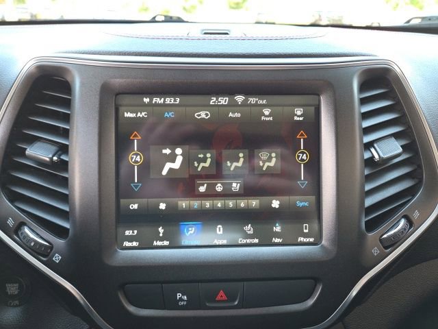 Used 2019 Jeep Cherokee Trailhawk AWD/4WD image 14