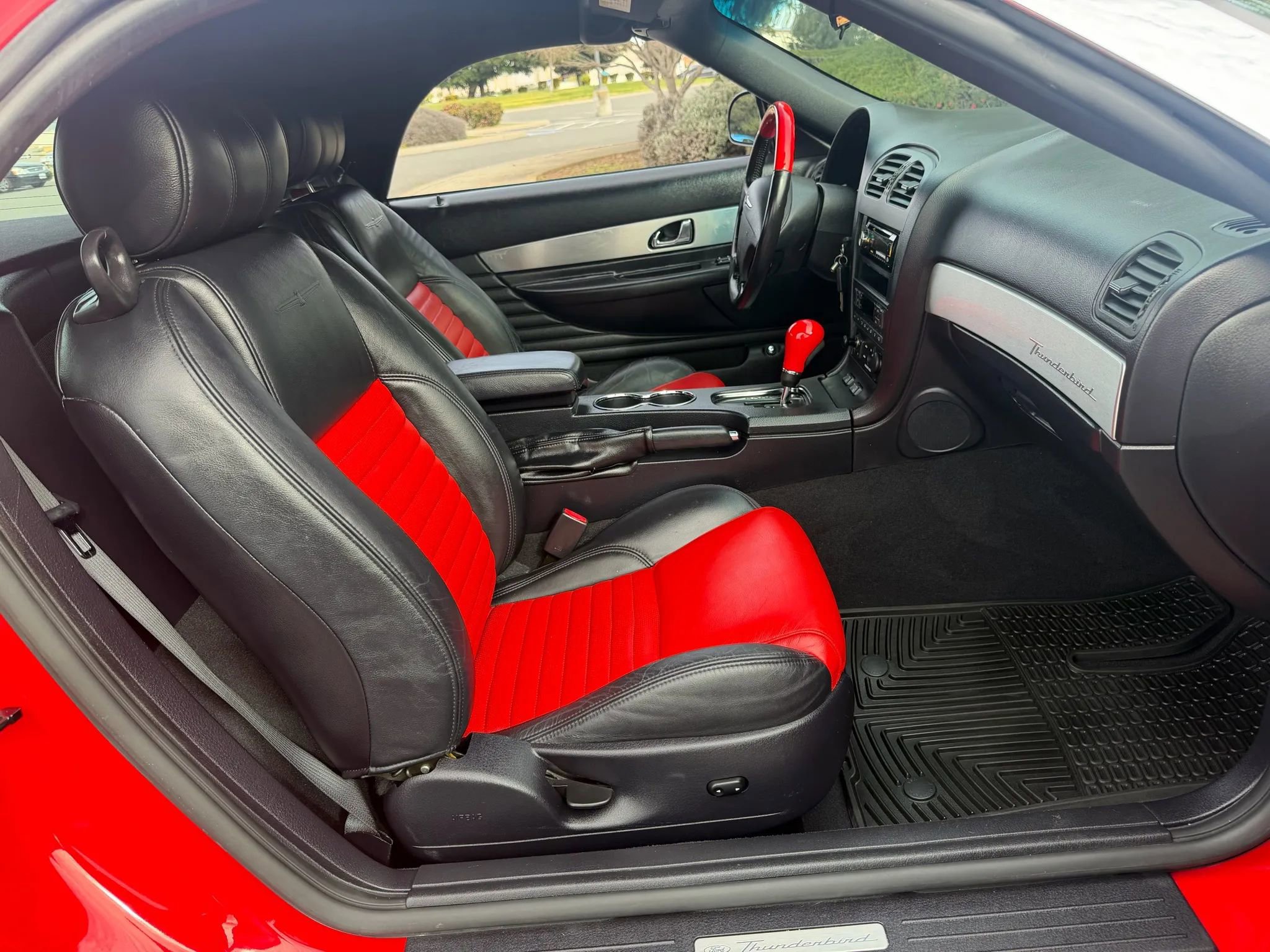 Used 2003 Ford Thunderbird image 16