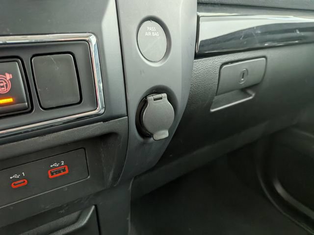 Used 2023 Nissan Titan SV AWD/4WD image 6