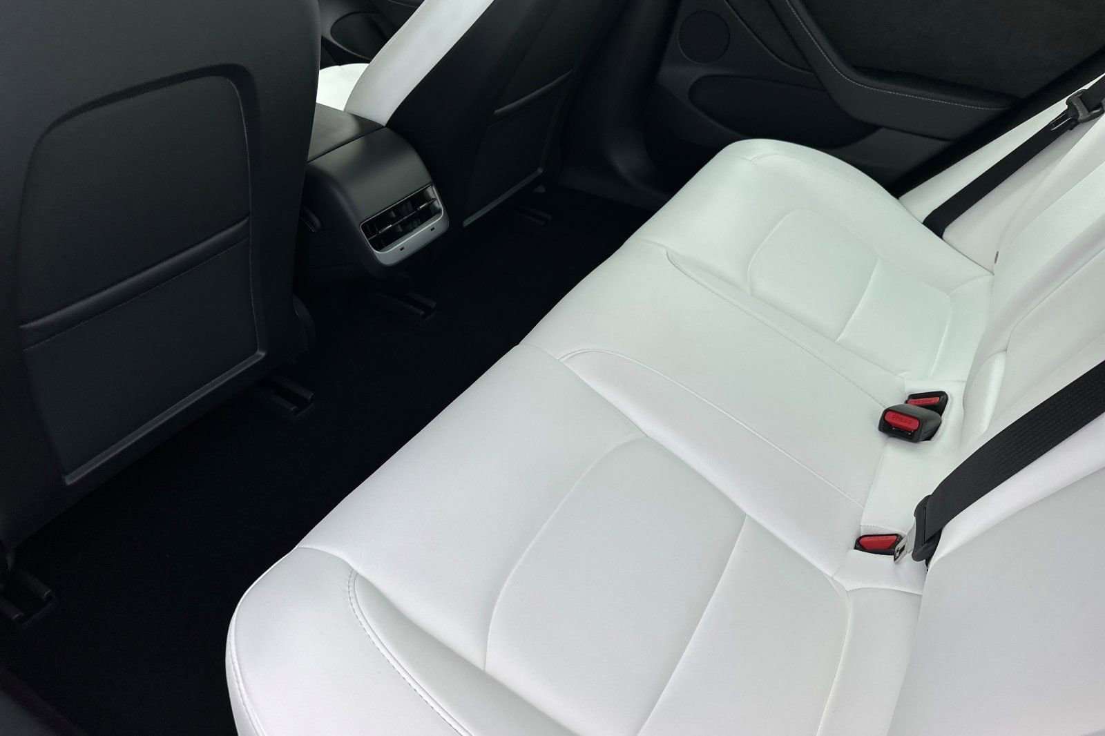 Used 2023 Tesla Model 3 Standard Range image 10