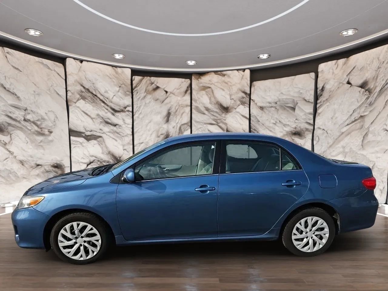 Used 2013 Toyota Corolla LE FWD image 3
