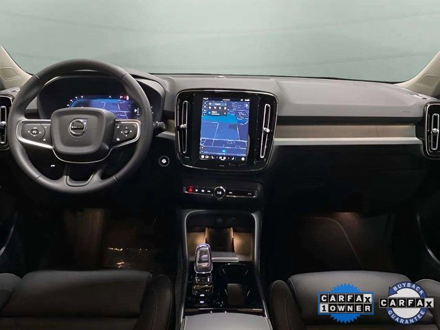 Used 2025 Volvo XC40 B5 Plus image 12