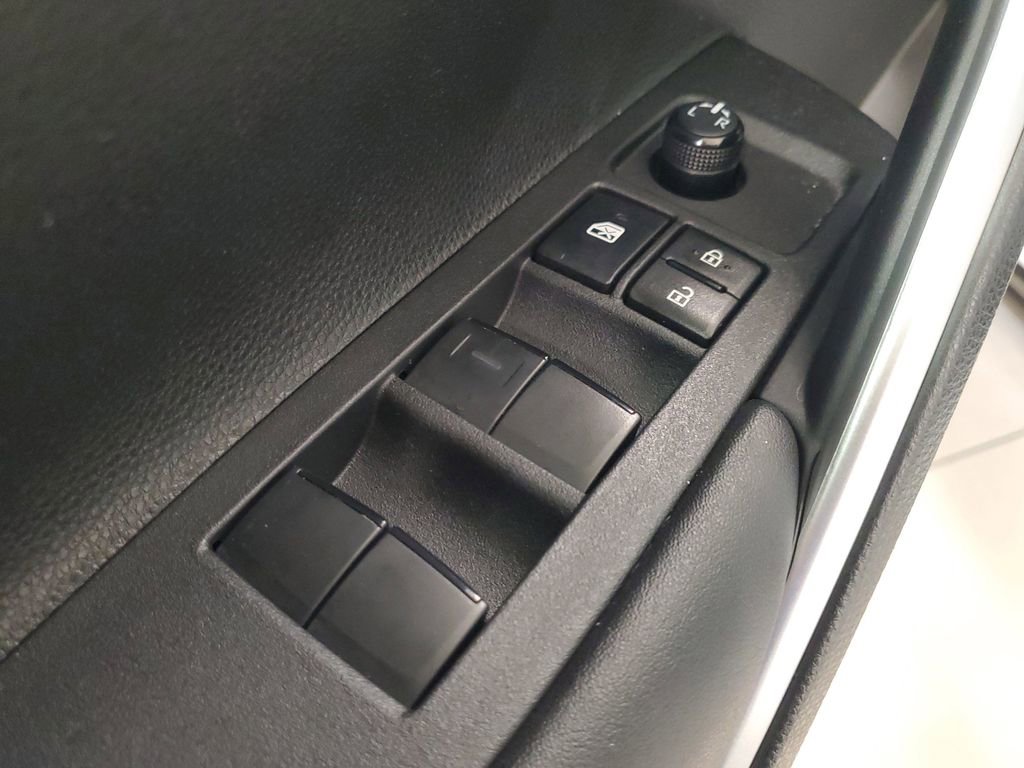 Used 2024 Toyota Corolla Cross LE w/ Moonroof Package FWD image 18