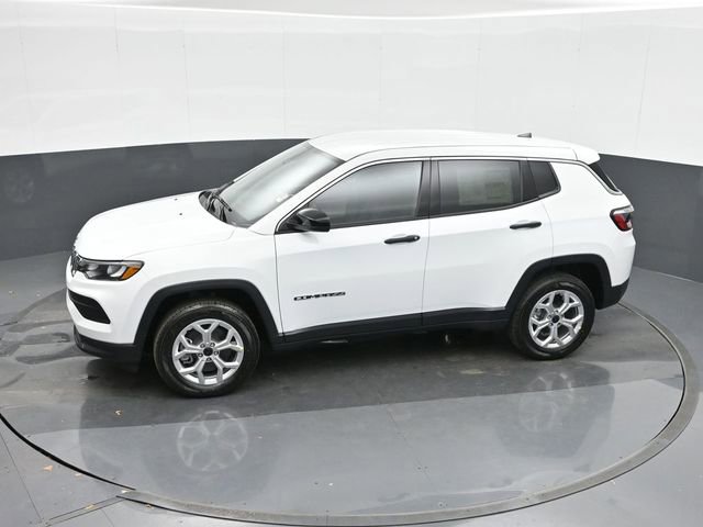 Used 2025 Jeep Compass Sport image 34